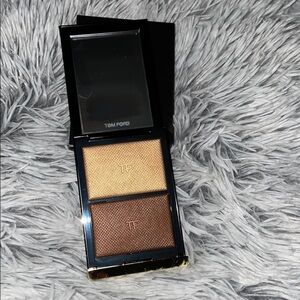 Tom Ford skin illuminating powder duo - 06 flicker